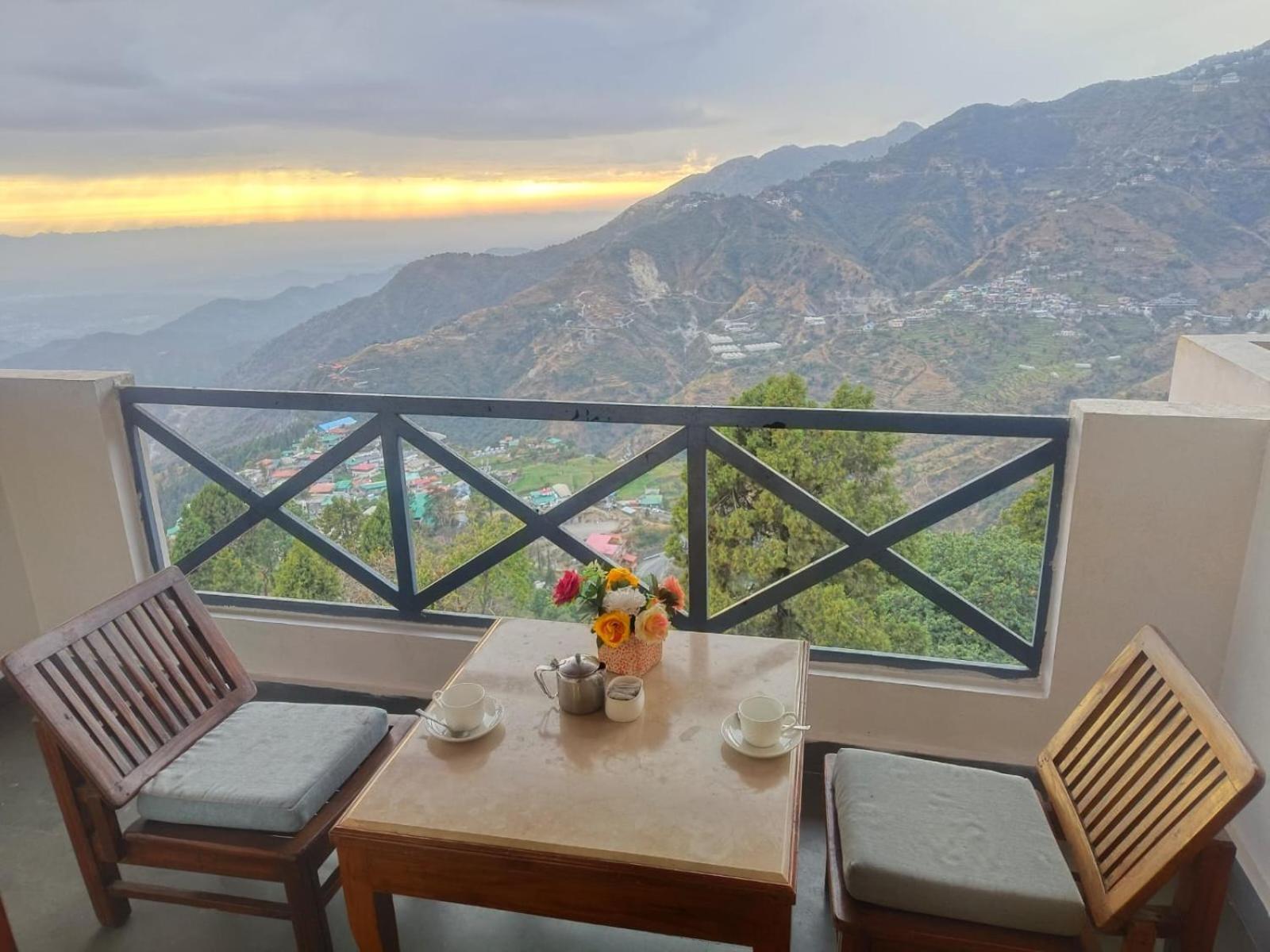 Green N Breeze Resorts Mussoorie Esterno foto